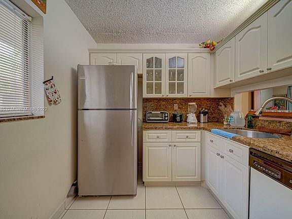 4th image of 8025 SW 107th Ave APT 303