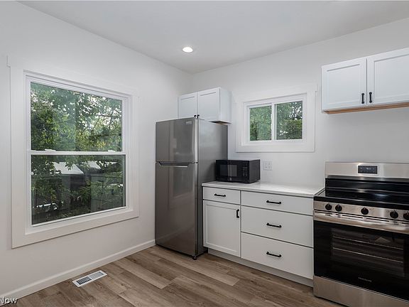 4th image of 541 Geiger Ave SW