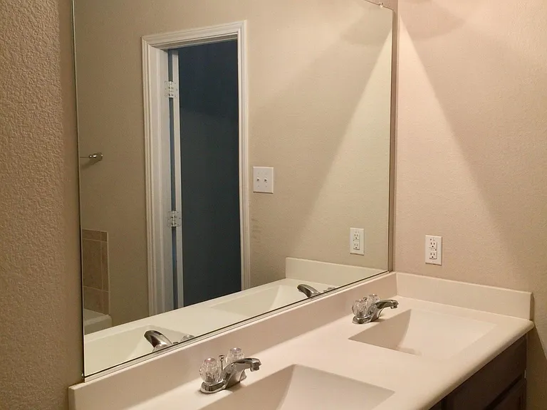 12300 Shine Ave — Photo 6