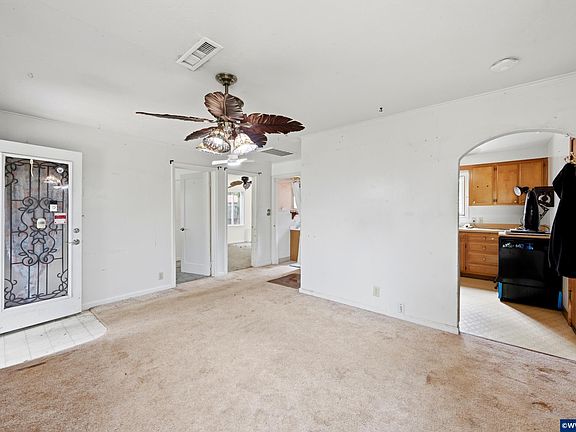 3rd image of 3355 Maywood Dr SE