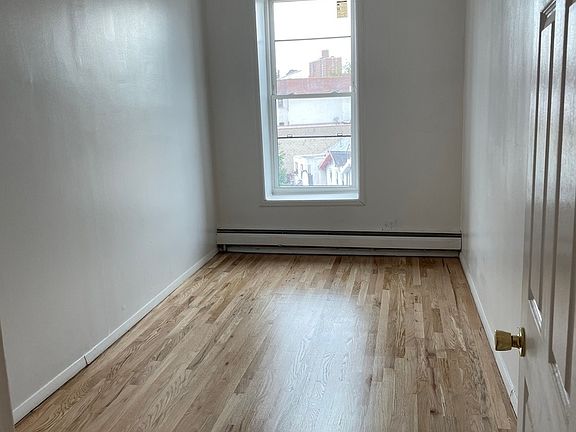 3rd image of 944 Fulton St #4A