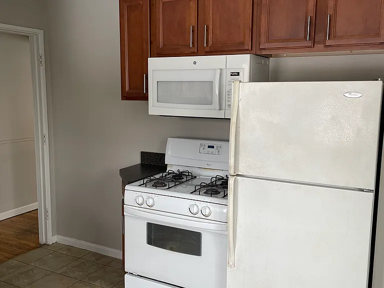 1814 N Center St — Photo 3