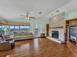 518 Chestnut Oak W, Ingram, TX 78025