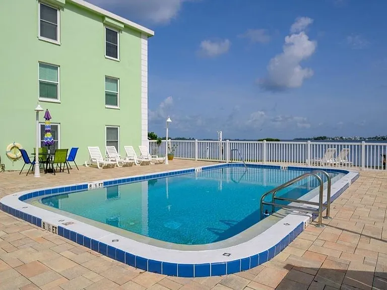 464 N Paula Dr #203 — Photo 14