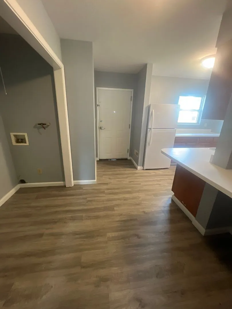409 N Ewing St — Photo 3
