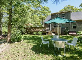 211 Edgartown Rd, Tisbury, MA 02568