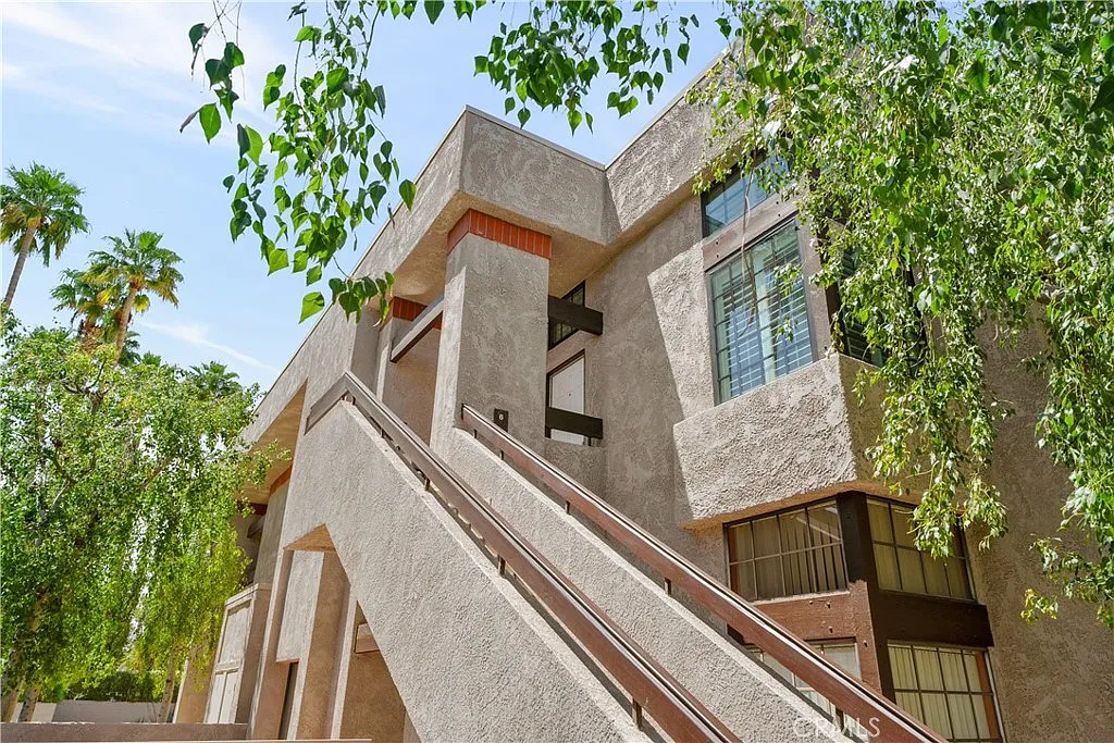 2 bed, 1130 sqft, $2,600 — Photo 1
