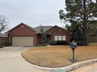 11520 Sherwood Ct, Midwest City, OK 73130