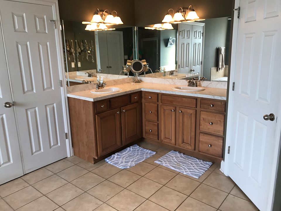 1st image of 3025 Red Oak Trl