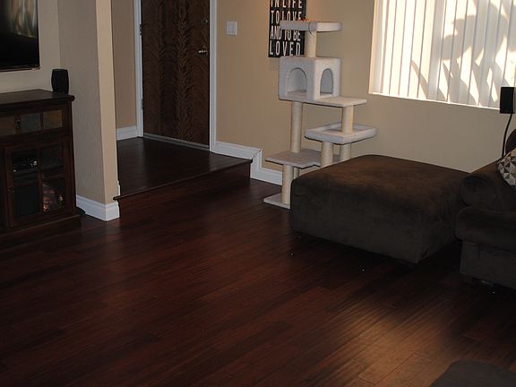 3rd image of 9549 Cottonwood Ave Unit B