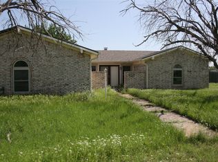 103 Wolf Cir, Graham, TX 76450