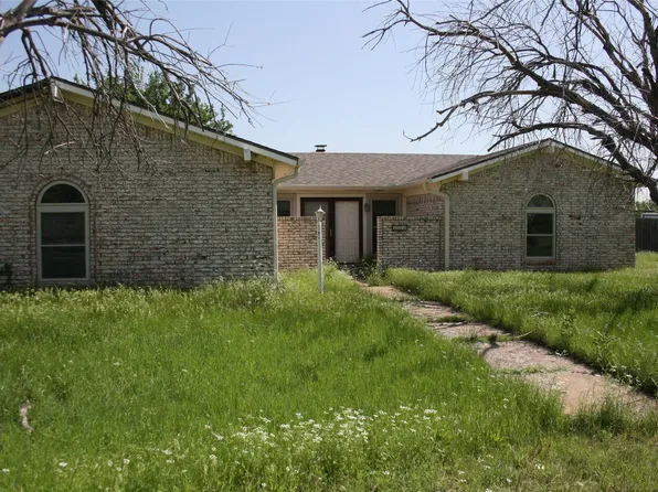 103 Wolf Cir, Graham, TX 76450