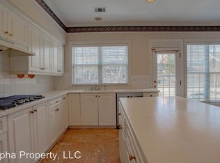 10 Landstone Ct, Greer, SC 29650