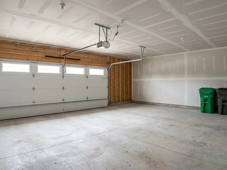 2137 Egbert Rd — Photo 5