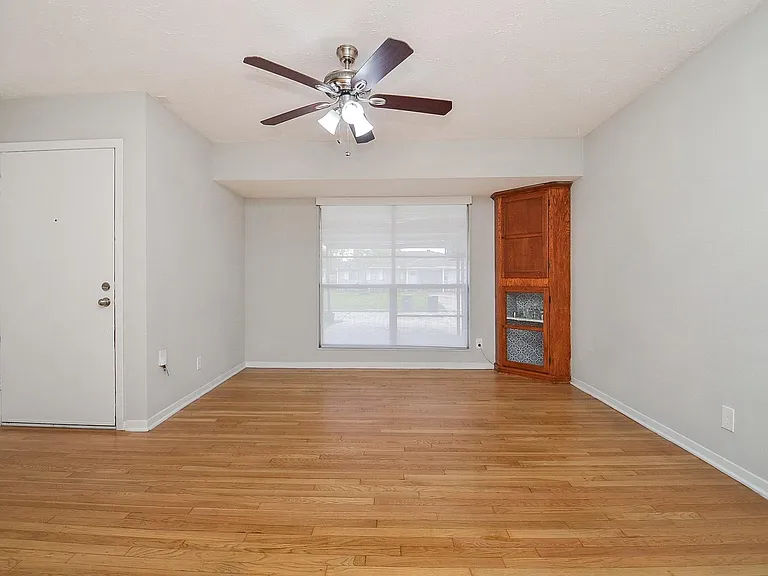 6322 Clemson St — Photo 4