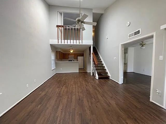 3 bed, 2.0 bath, 1283 sqft, $1,850 — Photo 4