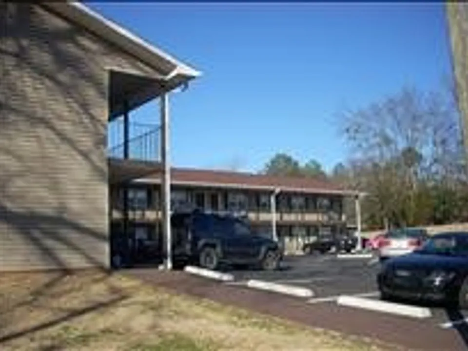 426 N Donahue Dr #9