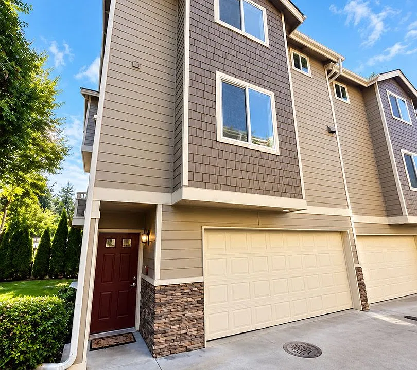 978 Edmonds Avenue NE