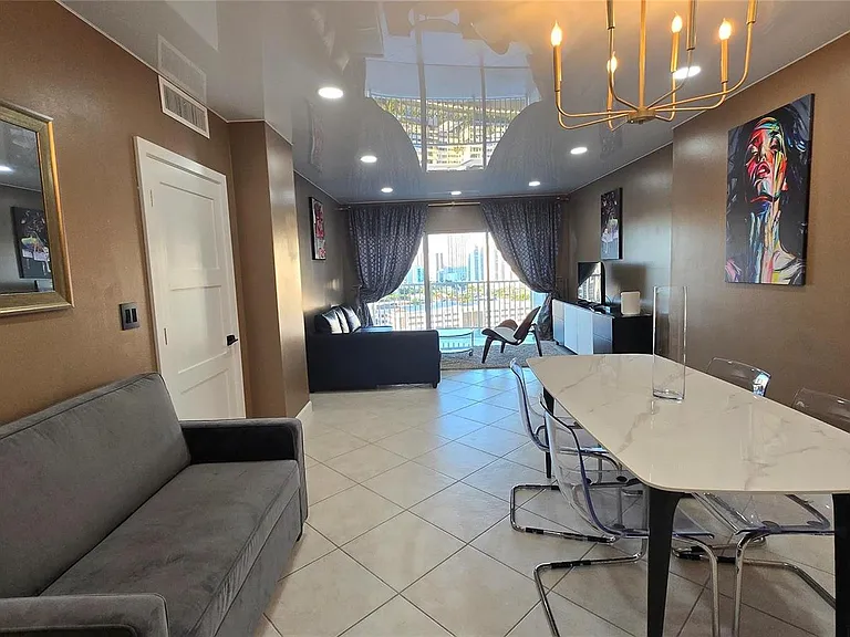 300 Bayview Dr #1911 — Photo 2