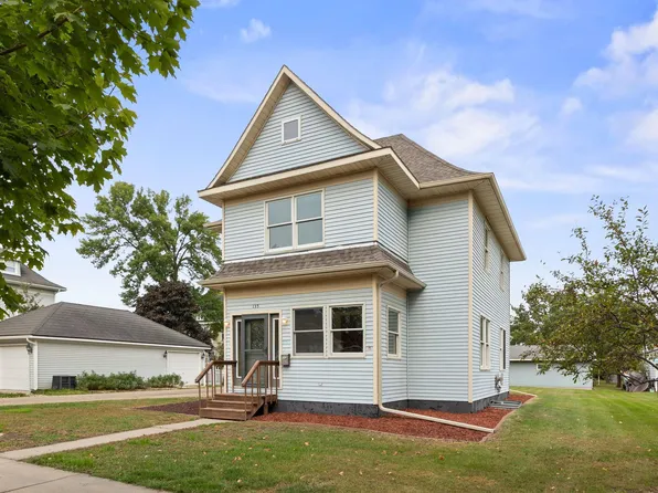 135 4th Ave SE, Hutchinson, MN 55350