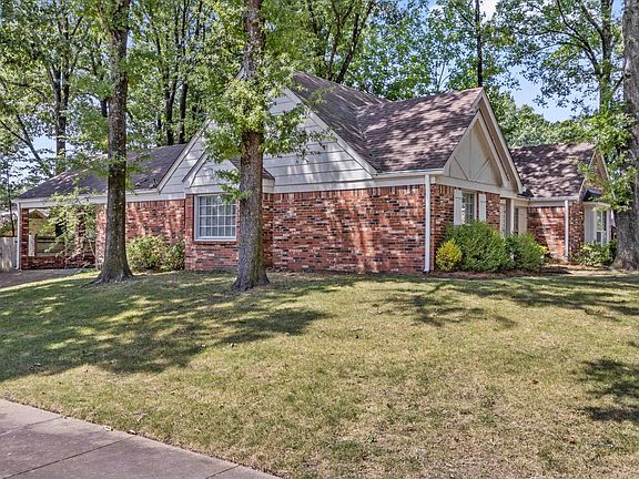 2nd image of 5993 Bridle Path Dr