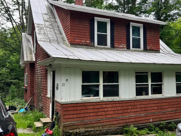 21 High Street, Bingham, ME 04920