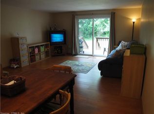 314 Cedar Hollow Dr, Rocky Hill, CT 06067