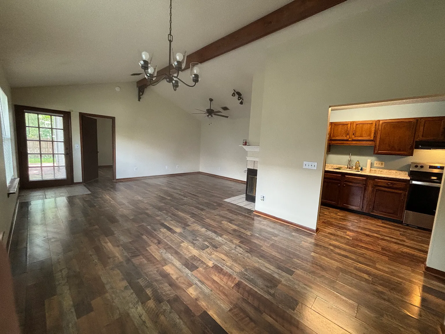 2 bed, 1126 sqft, $1,855 — Photo 4