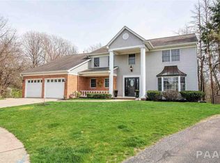 6800 N Ruff Ln, Peoria, IL 61614