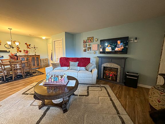 5th image of 5821 Crosswinds Dr Unit 11