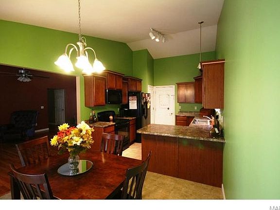 5th image of 267 Glenhaven Dr