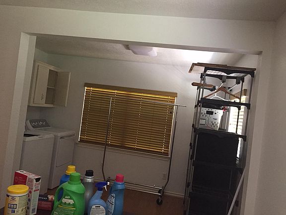 Laundry Room(off the eating area)