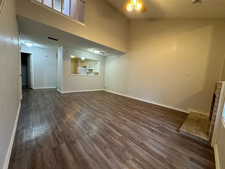 115 Troy Ave — Photo 3