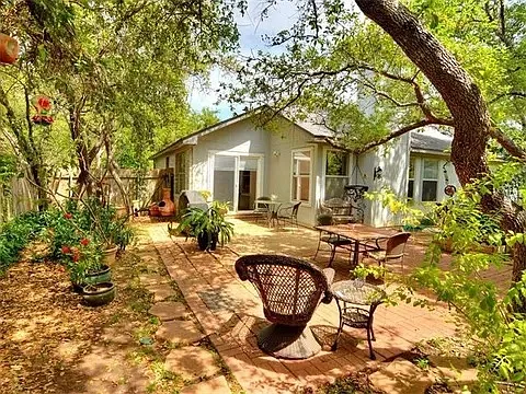 4 bed, 1787 sqft, $1,995 — Photo 2