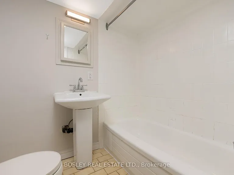 16 Hallam St #BASEMENT — Photo 15