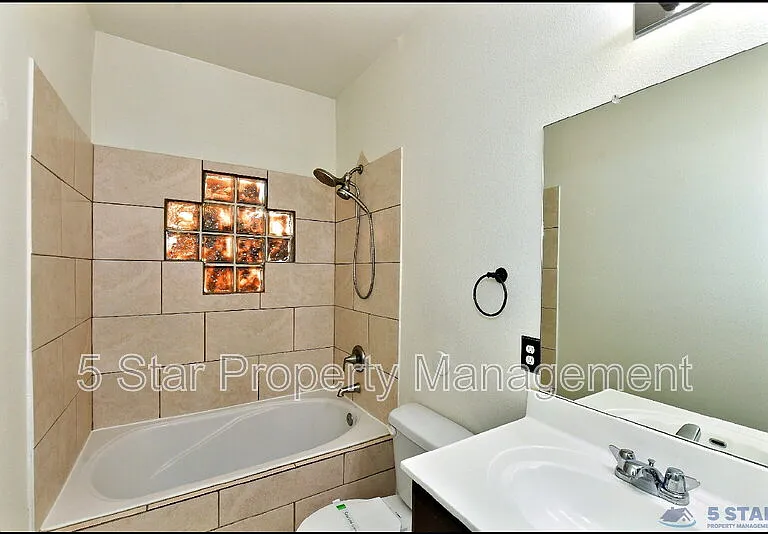 13136 Wellington Dr — Photo 25