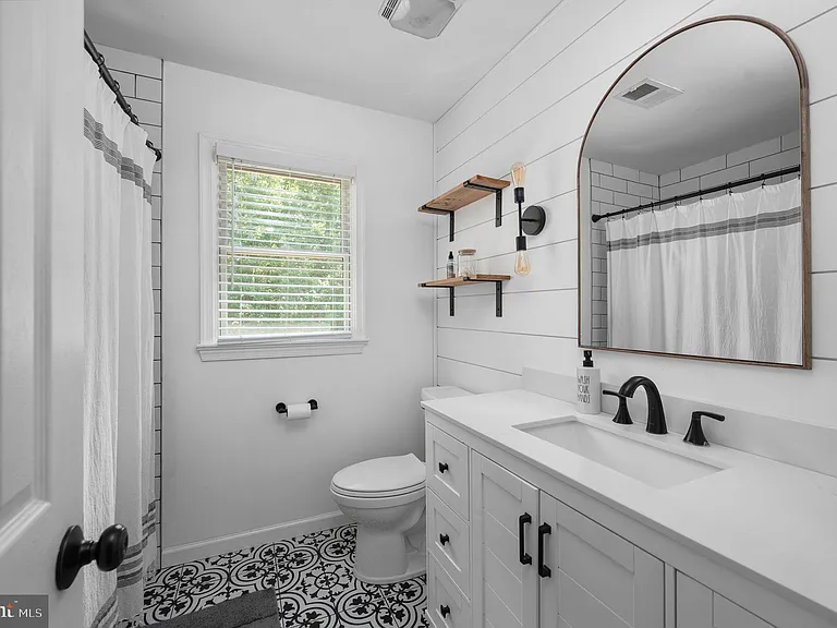 6 Roseville Ct — Photo 25