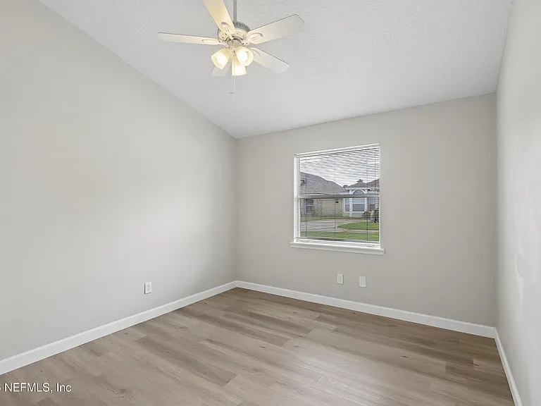 204 Crosstern Ct — Photo 11