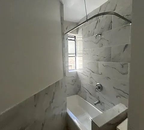 5th image of 75 W Mosholu Pkwy N Floor 6