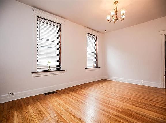 5th image of 5029 Newport Ave