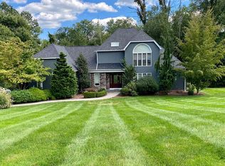 6 Canterbury Way, North Haven, CT 06473