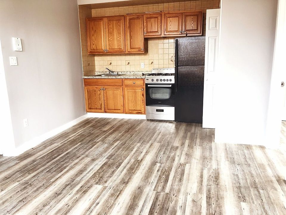1st image of 30-01 Broadway #3RR