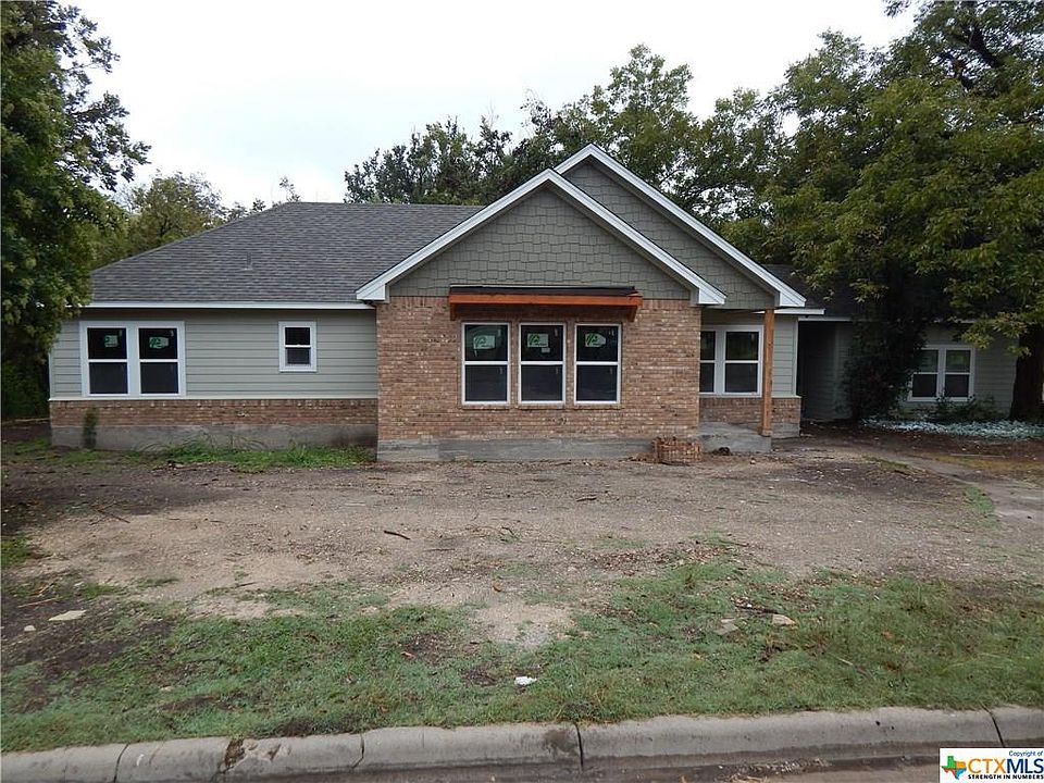 1st image of 609 E Lamar Ave