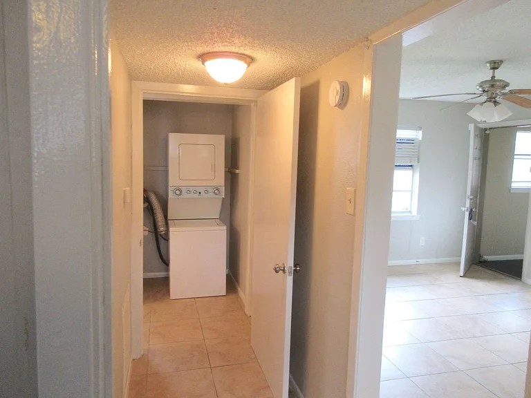 1230 Shadowdale Dr #6 — Photo 13