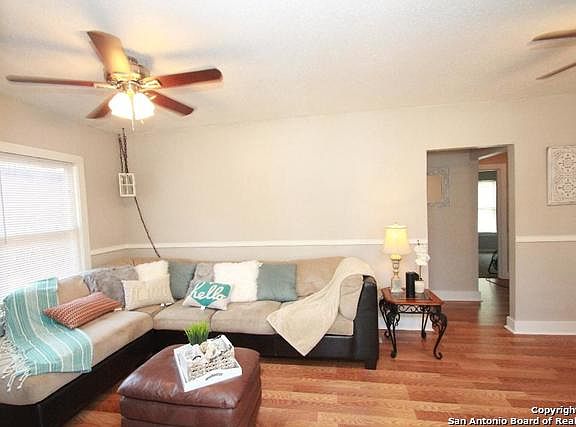 3rd image of 716 Linda Lou Dr