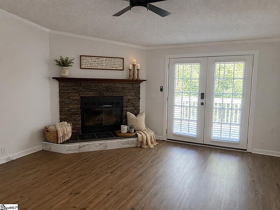 3rd image of 100 Wrentree Dr
