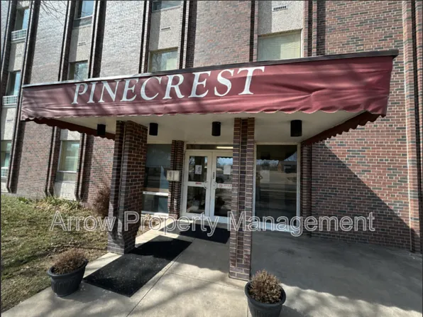 1011 K St APT 301, Fairbury, NE 68352