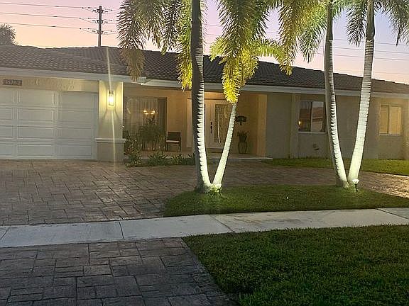 3rd image of 16782 Golfview Dr