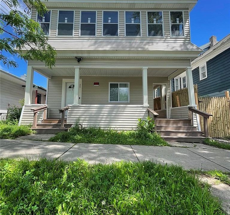 1st image of 904 Park St
