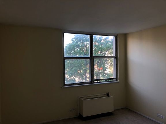 5th image of 4300 W Ford City Dr APT 309